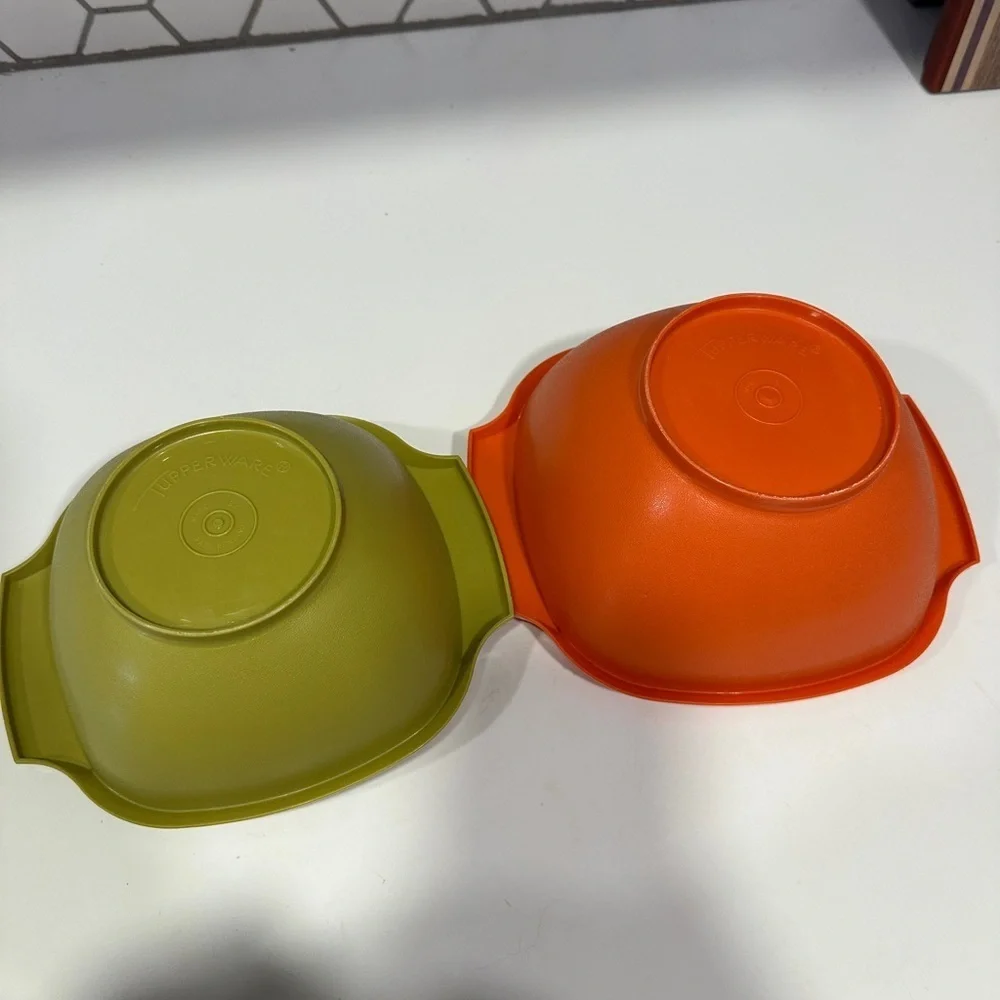 Set of two vintage Tupperware Bowls